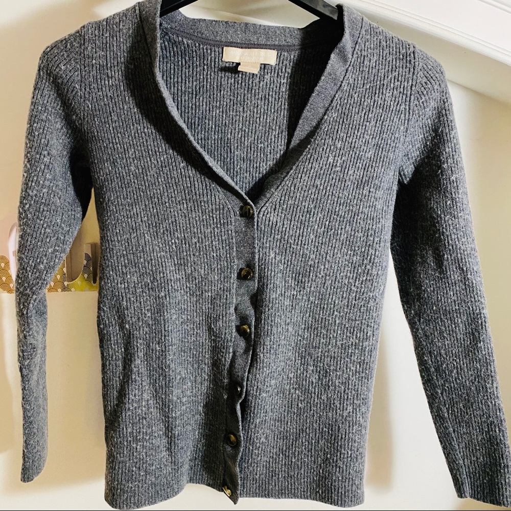 Grey Sweater 🔗